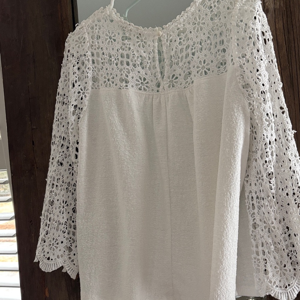 Elegant White Lace Women's Top - Picture 3 of 4